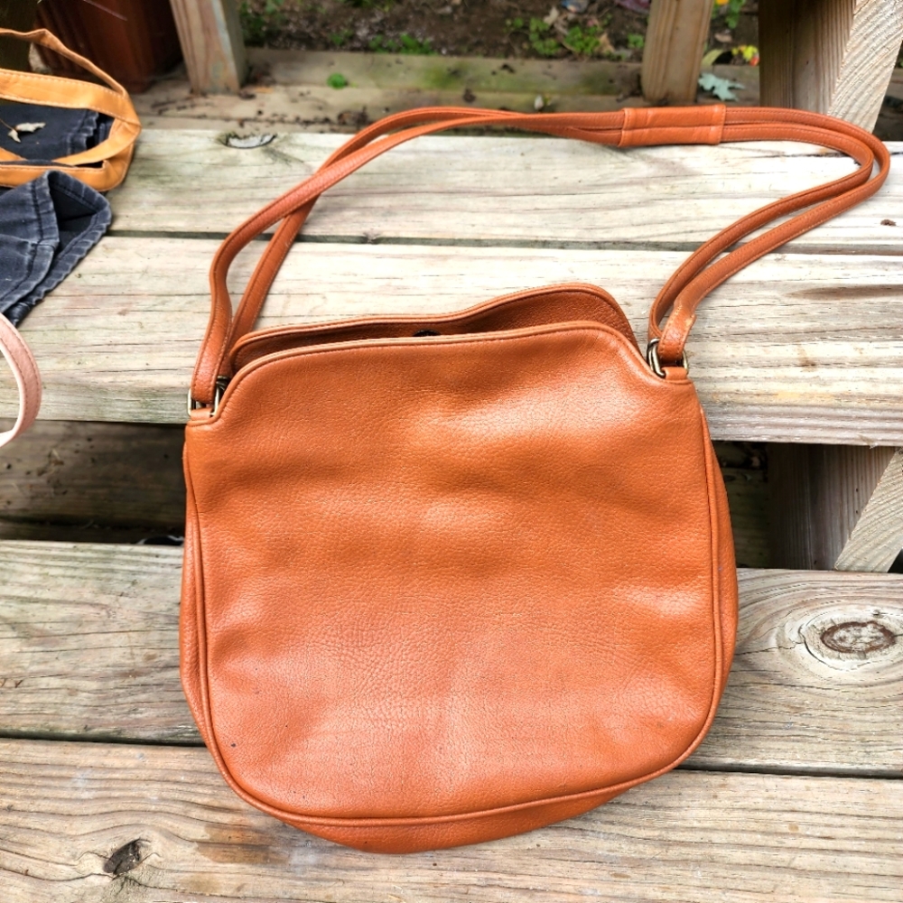 Brown leather parse